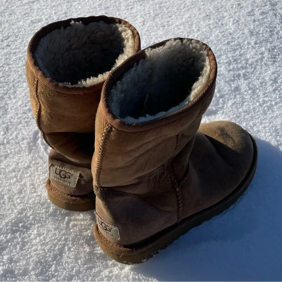 3 for $15 UGG Authentic Classic Size 6 - Picture 2 of 7